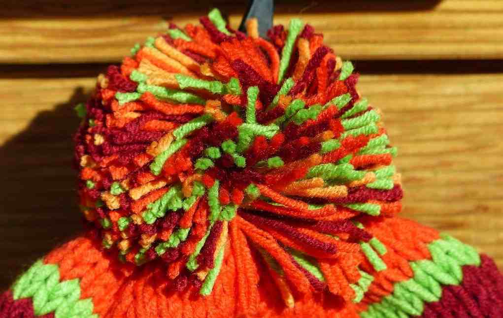 How to make a pom pom - Mykidstime