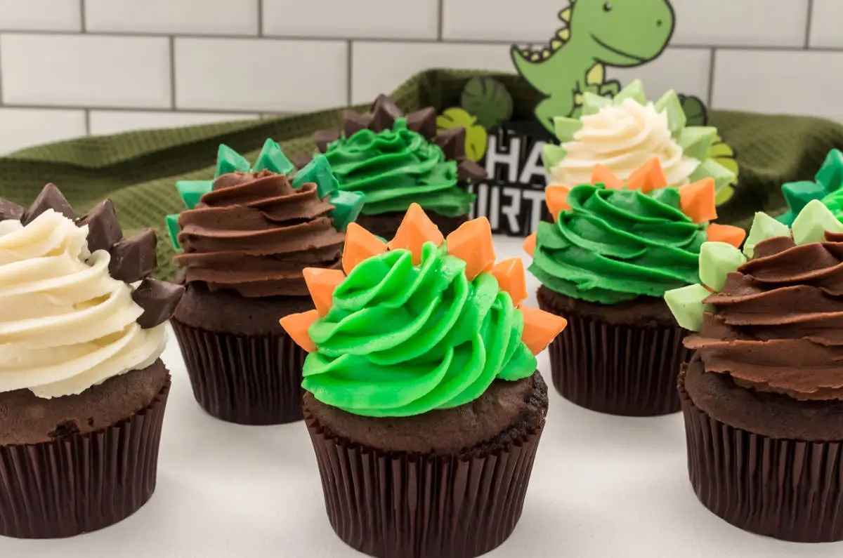 dinosaur-cupcakes dinosaur party food ideas