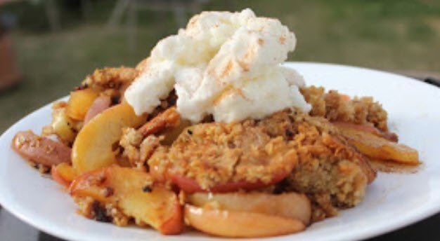 campfire apple crisp for Easy camping meals - Mykidstime