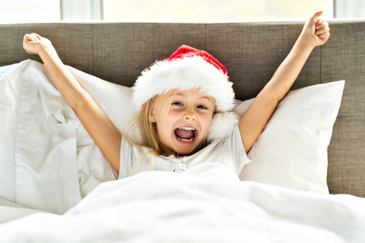 How to Get Your Kids to Sleep Early on Christmas Eve lead