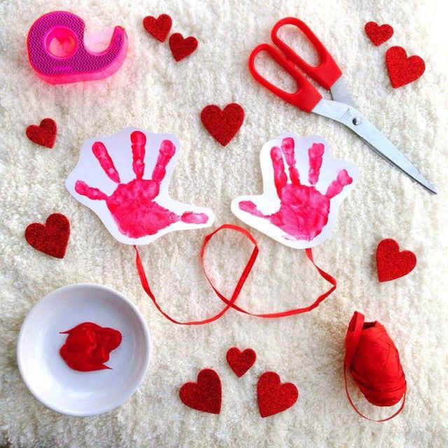 handprint hug-o-gram