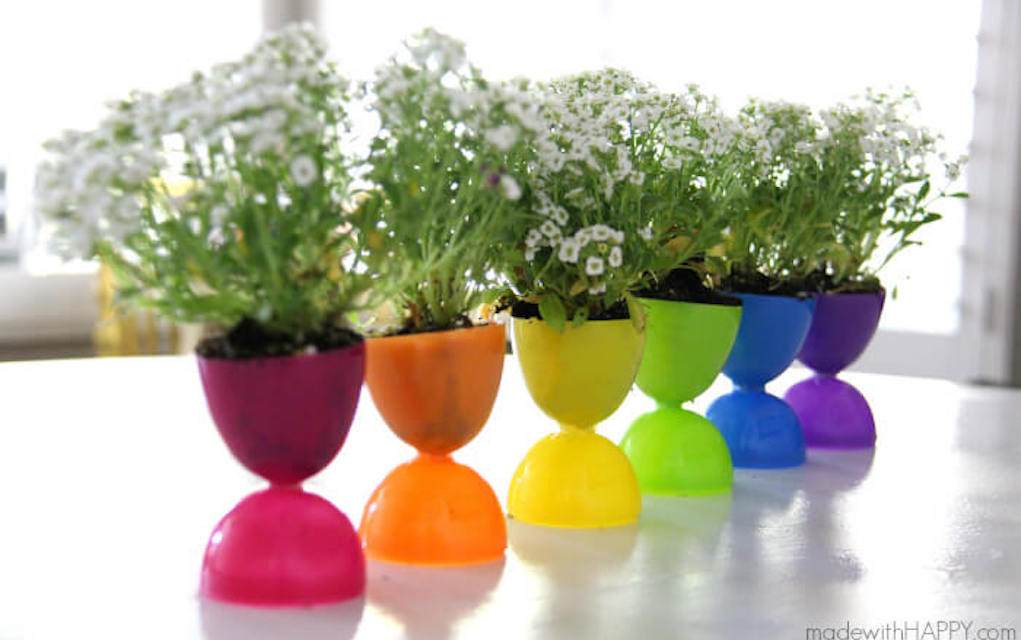 Plastic-Easter-eggs-pots-4 – madewithhappy easy easter table ideas