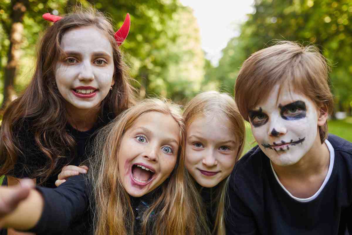 15 Wickedly Good Ways to Amuse Tweens at Halloween lead 15 Wickedly Good Ways to Amuse Tweens at Halloween